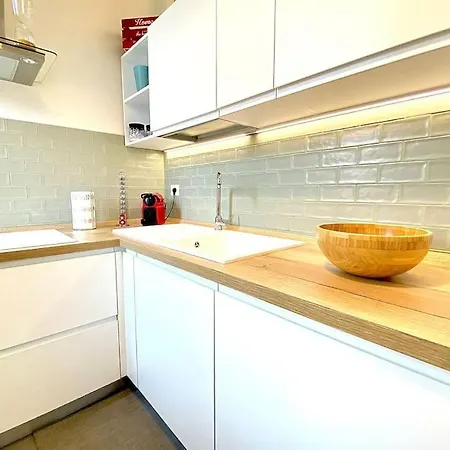 Junior Innovation District Apartment *